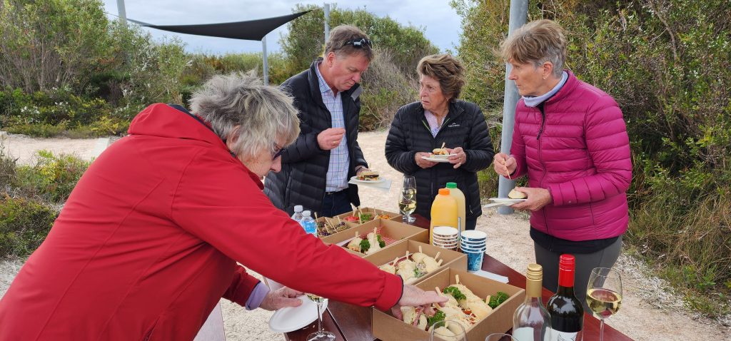 albany tours & aas picnic at lucky bay esp sep 24 susan mccabe 0240921 110413